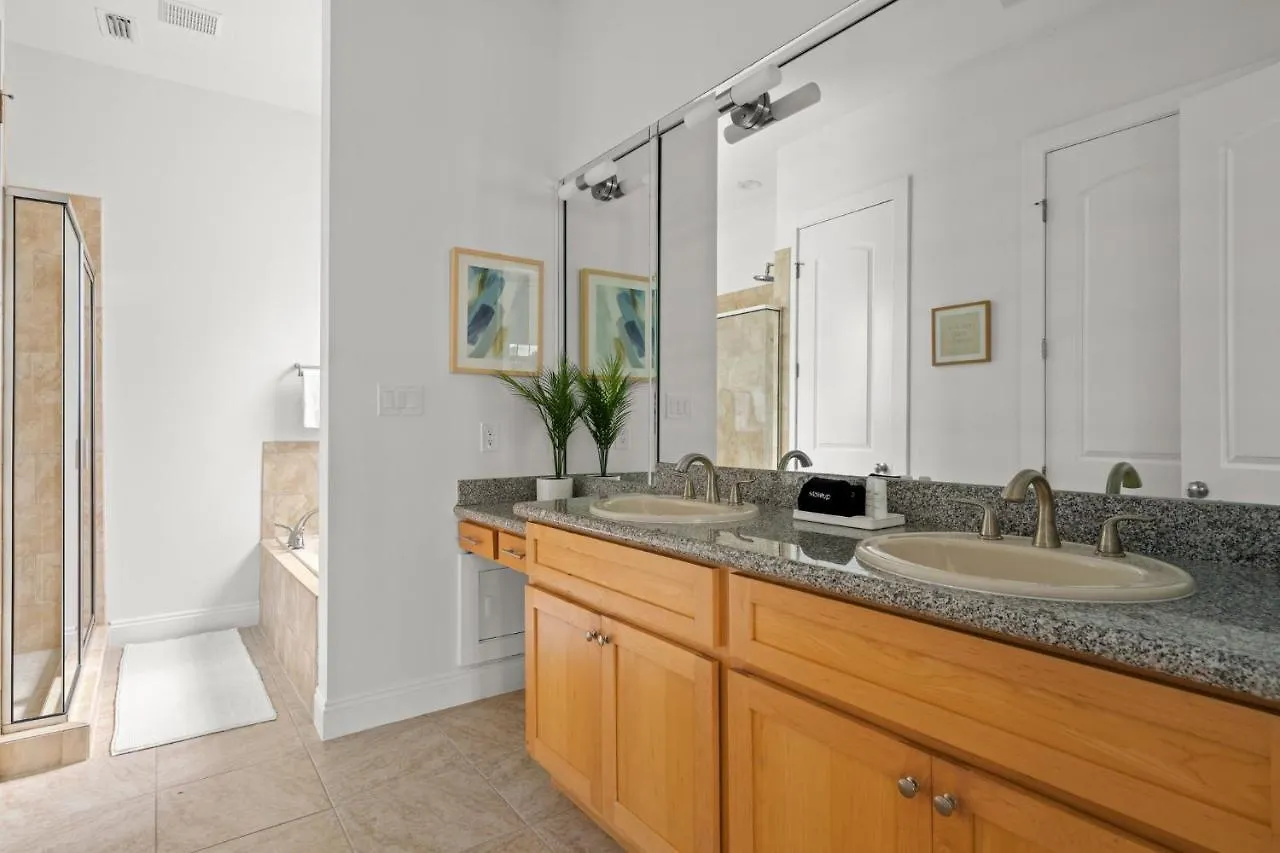 Crescent Moon Palace - A Luxury Home With Pool, Parking, Just Steps To The Beach Panama City Beach Βίλα