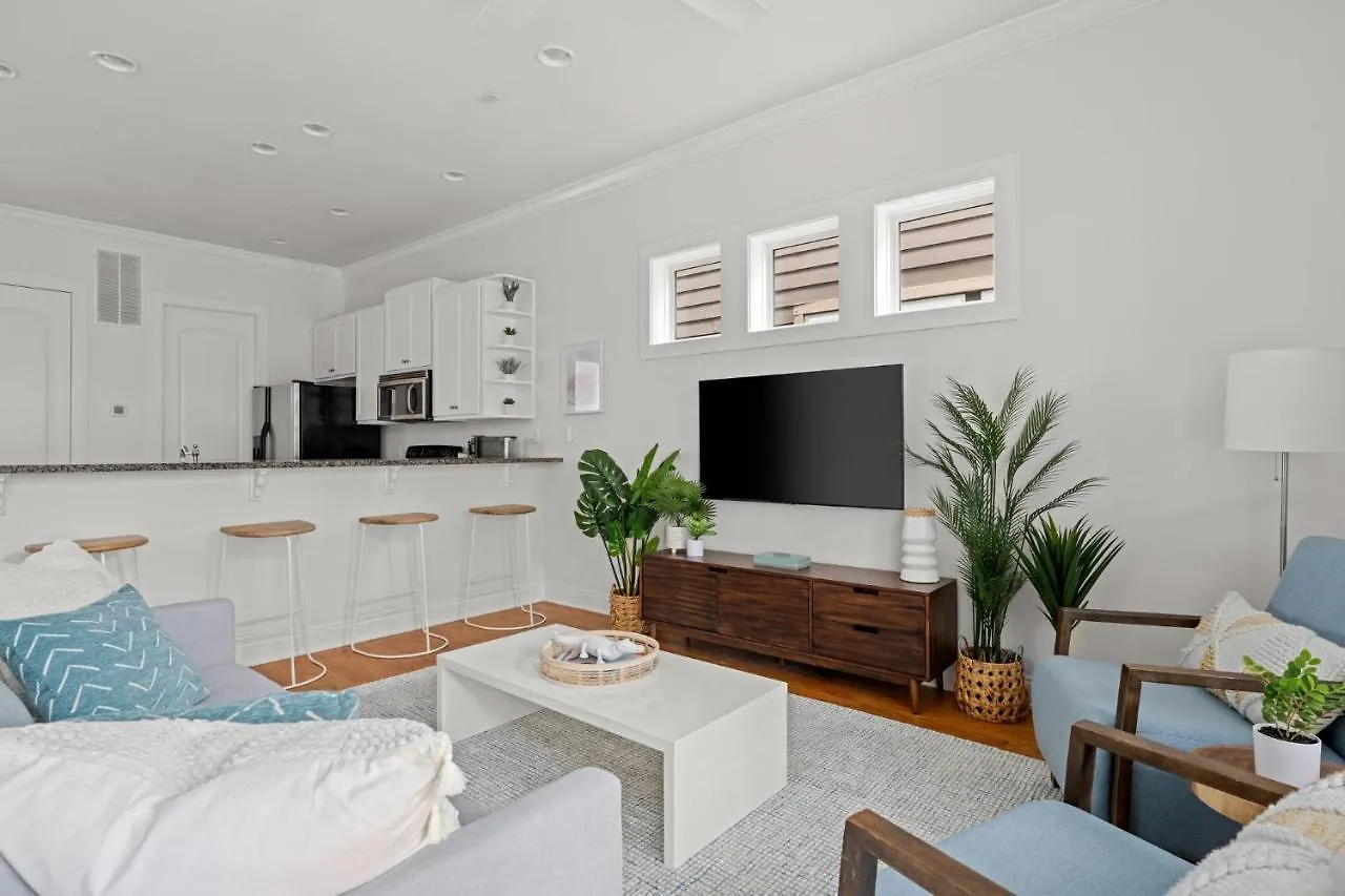 Crescent Moon Palace - A Luxury Home With Pool, Parking, Just Steps To The Beach Panama City Beach United States