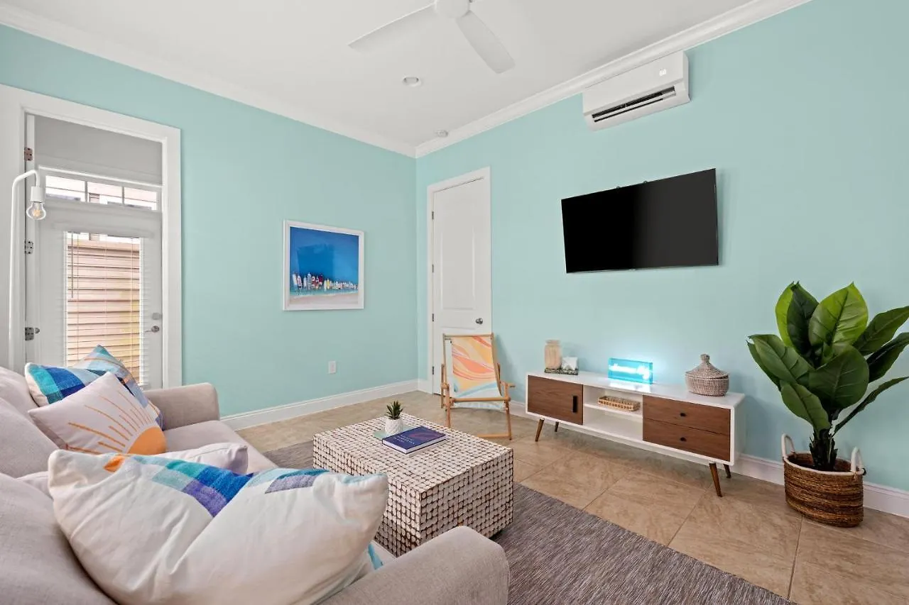 Villa Crescent Moon Palace - A Luxury Home With Pool, Parking, Just Steps To The Beach Panama City Beach United States