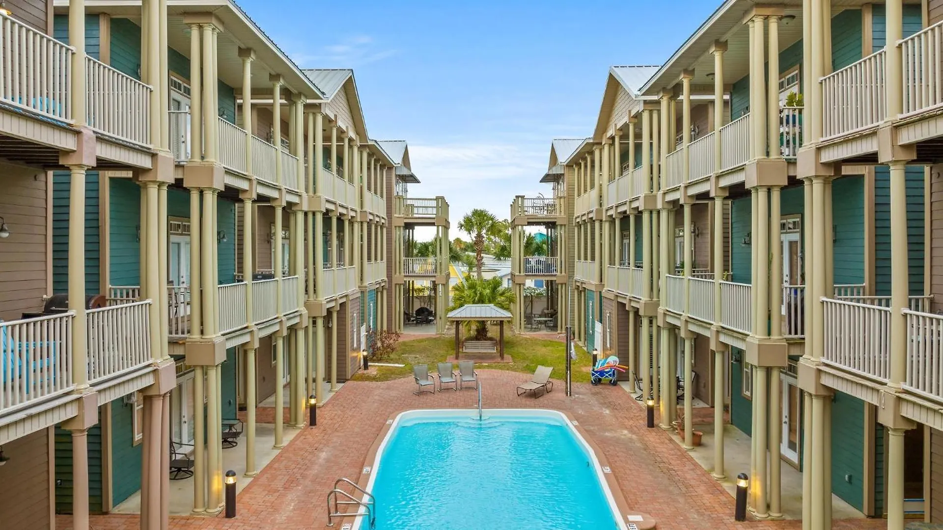 Crescent Moon Palace - A Luxury Home With Pool, Parking, Just Steps To The Beach Panama City Beach